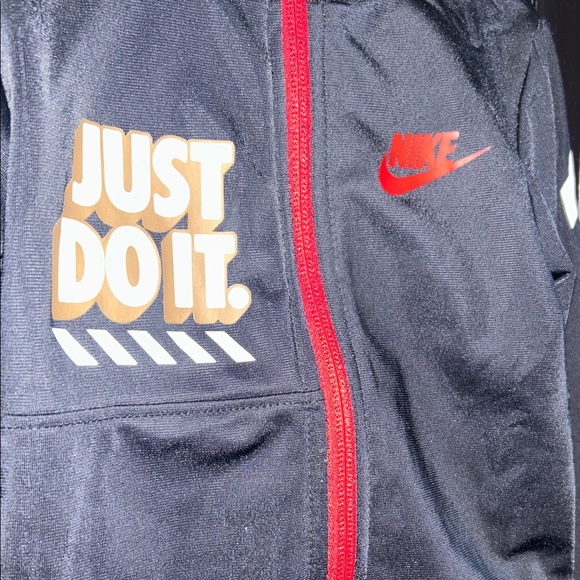 Nike Black and Red Athletic Set - Picture 2 of 5